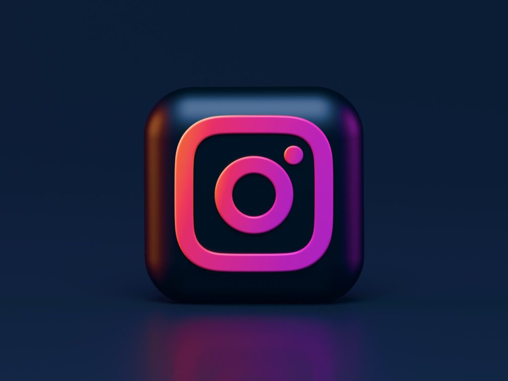 HOW TO USE INSTAGRAM REELS TO GROW YOUR FOLLOWING